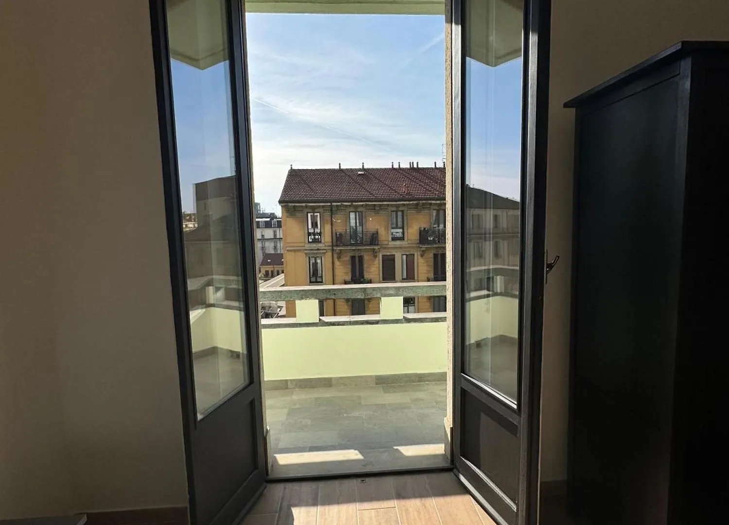 New Apartment With Balcony, Isola Bosco Verticale Milano