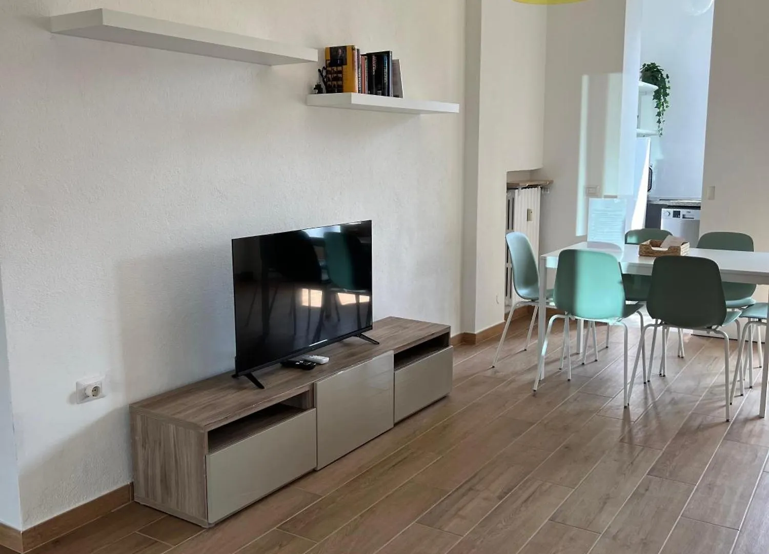 New Apartment With Balcony, Isola Bosco Verticale Milano 0*,  Italia