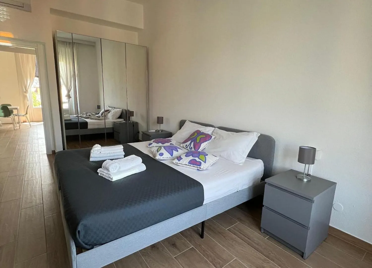 New Apartment With Balcony, Isola Bosco Verticale Milano