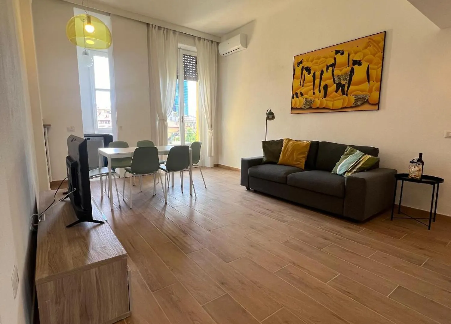 New Apartment With Balcony, Isola Bosco Verticale Milan